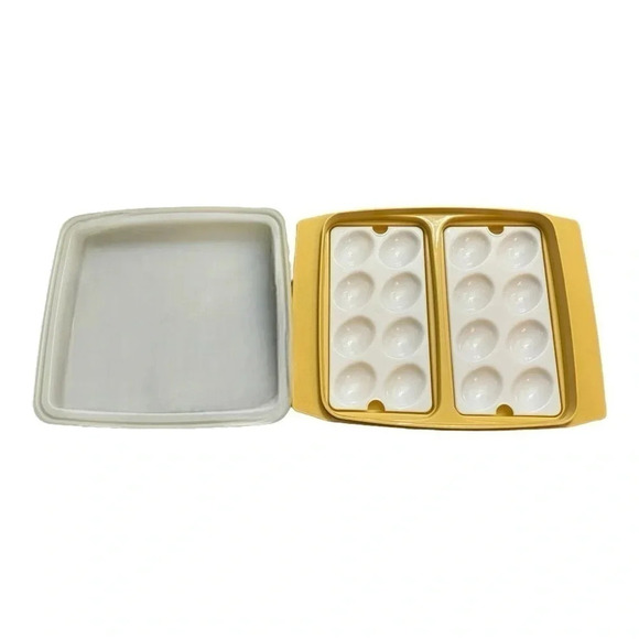 Vintage Tupperware Deviled Egg - Picture 8 of 8